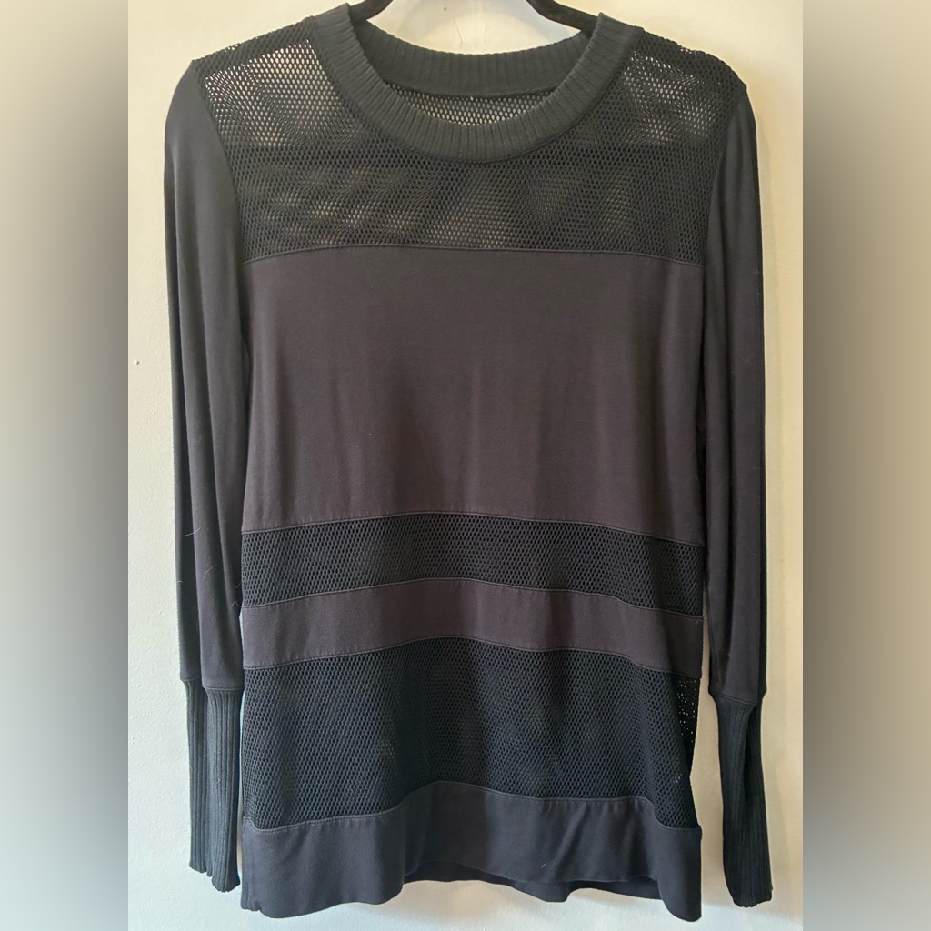 Alo Yoga Black Mesh Detail Top